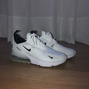 NEW White Nike Airmax 270’s